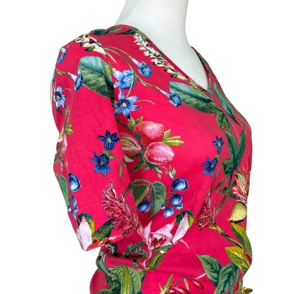 NWT Chico's Botanical V-Neck Strawberry Maragrita Everyday Tee (Size 00) - Picture 5 of 10
